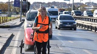 İngiltere'den Nepal'e yürüyen 73 yaşındaki gezgin İstanbul'da yolculuğuna devam ediyor