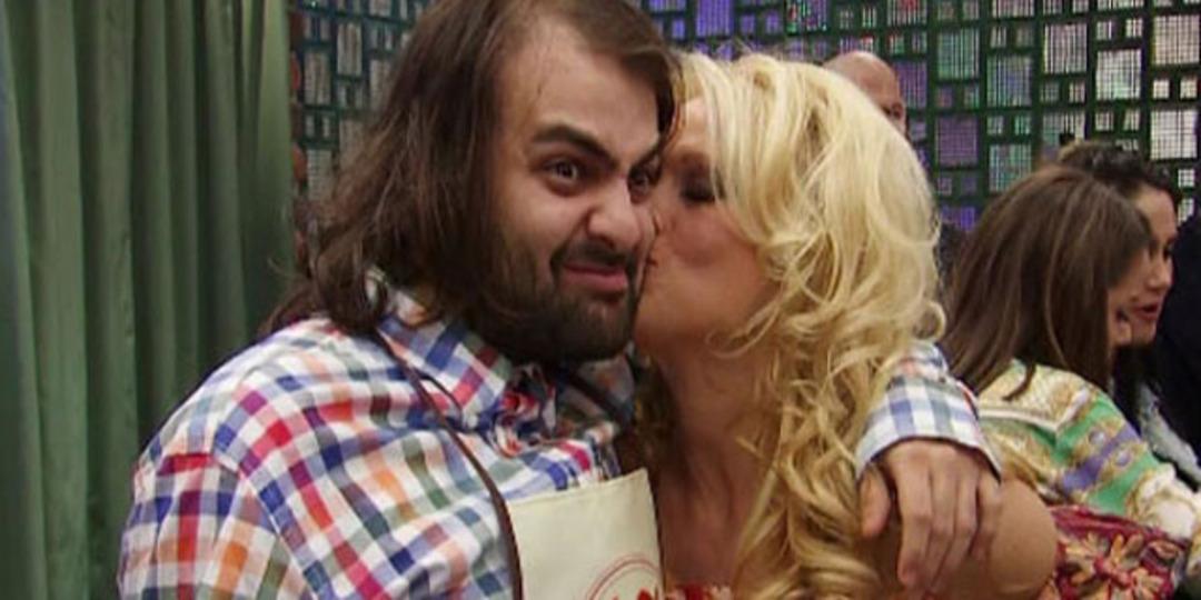 Pamela &ouml;p&uuml;şelim mi?