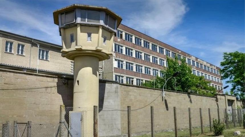 Berlin'de Stasi M&uuml;zesi soyuldu, Karl Marx ve Lenin Nişanları &ccedil;alındı