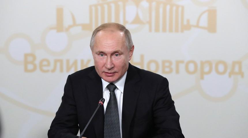 Putin teknolojik cihazlarda "yerli yazılım şartı" yasasını imzaladı