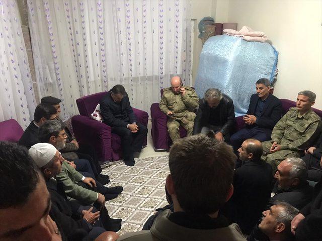 Pençe-3 Harekatı'nda şehit olan askerin Bitlis'teki ailesine şehadet haberi verildi