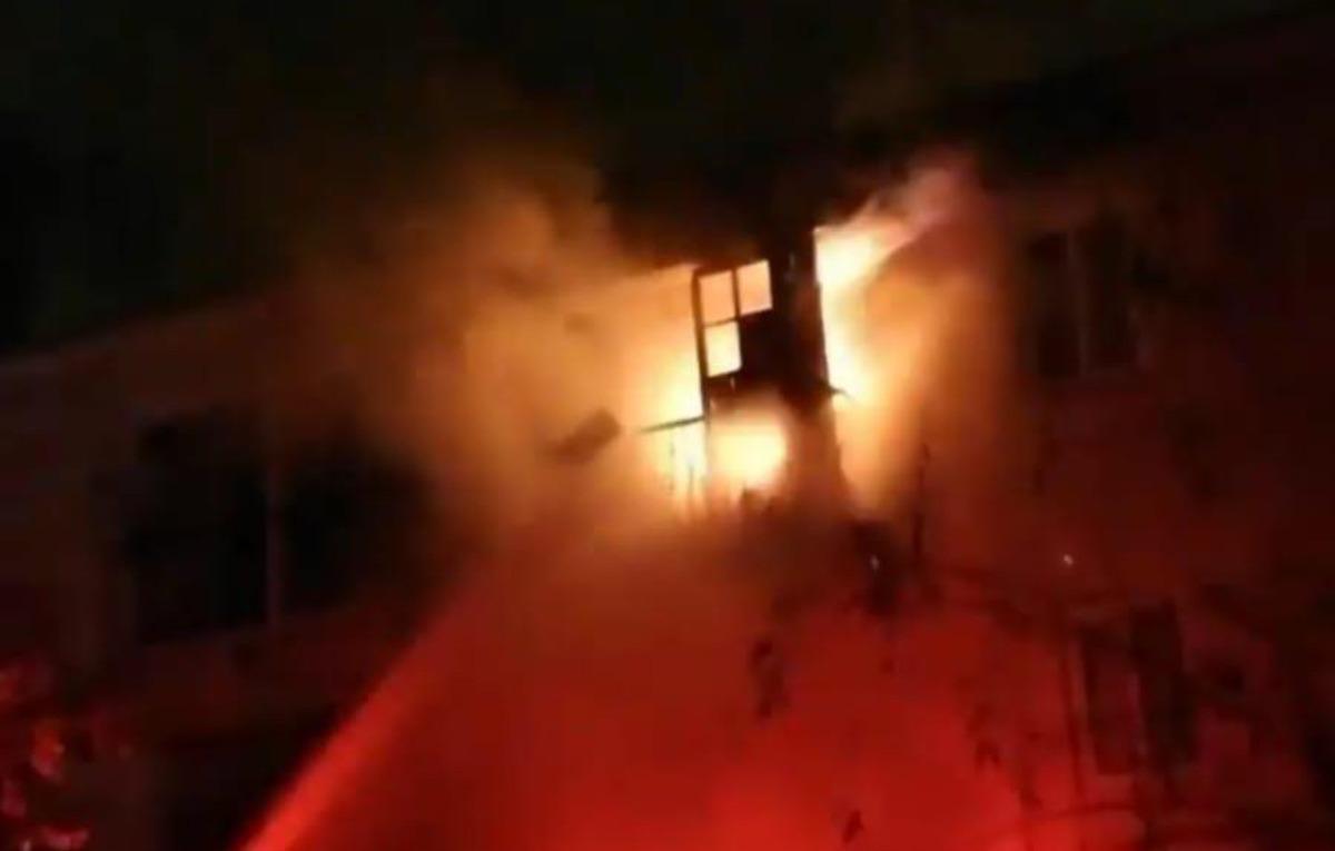 &Ccedil;eşme&rsquo;de korkutan yangın