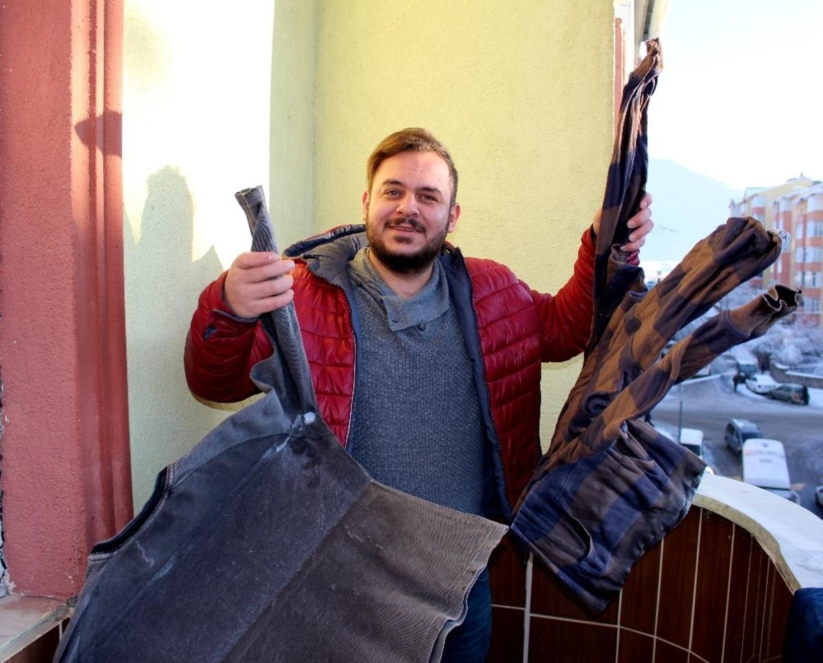 Erzurum&rsquo;da soğuk hava nedeniyle elbiseler buz tuttu!