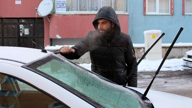 Erzurum’da soğuk hava nedeniyle elbiseler buz tuttu! G4