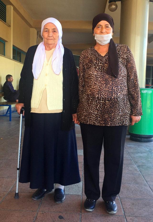 73 yaşındaki anne, böbreğiyle kızına can verdi