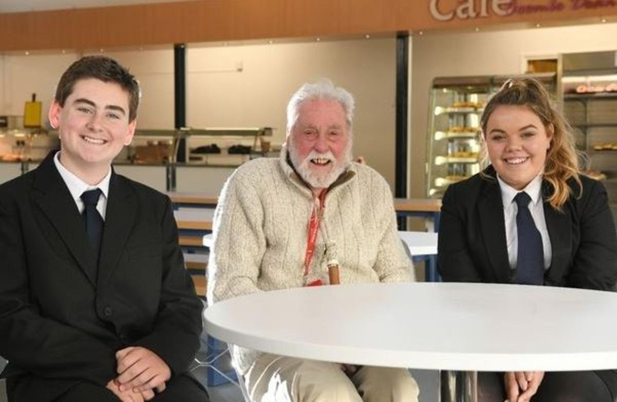 6 yıl &ouml;nce eşini kaybetti, acısını azaltmak i&ccedil;in bu y&ouml;ntemi buldu!