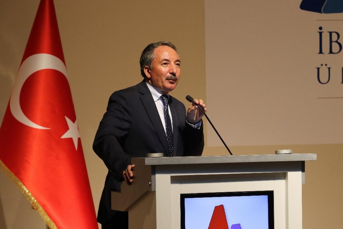 Aİ&Ccedil;&Uuml;&rsquo;de &lsquo;Toplumsal Değişimde Kadın Erkek Rolleri ve Şiddet&rsquo; konferansı d&uuml;zenlendi