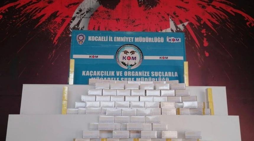Kocaeli&rsquo;de 2 bin 400 paket elektronik sigara t&uuml;t&uuml;n&uuml; ele ge&ccedil;irildi
