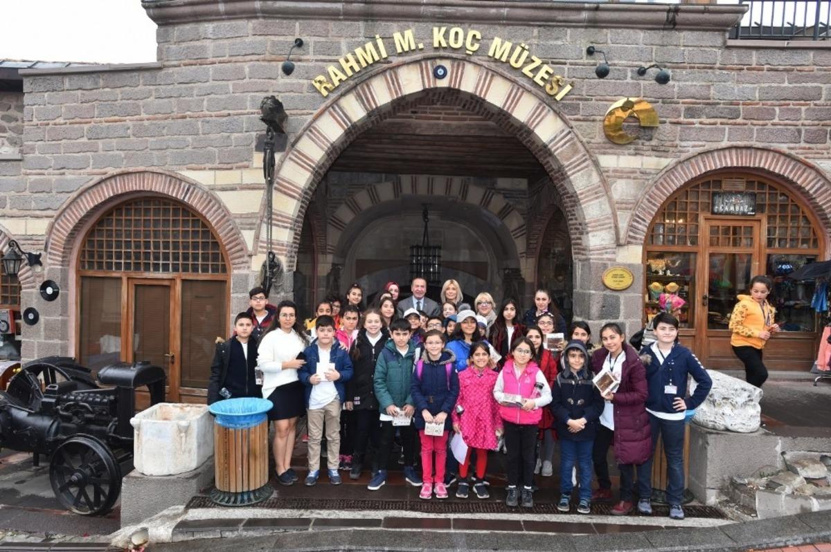 &Ccedil;ocuk meclisi &uuml;yelerinin tarihe yolculuğu