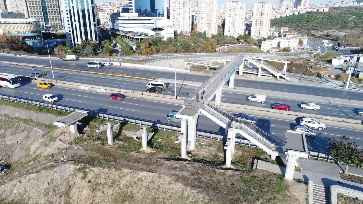 Engelliler G&uuml;n&uuml;'nde tartışma yaratacak g&ouml;r&uuml;nt&uuml;! &Ccedil;ıkış var, iniş yok