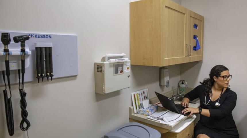 Amazon yapay zeka ile doktorların iş yükünü hafifletiyor