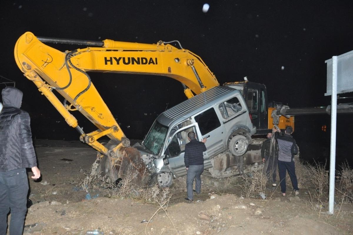 Y&uuml;ksekova&rsquo;da trafik kazası: 4 yaralı