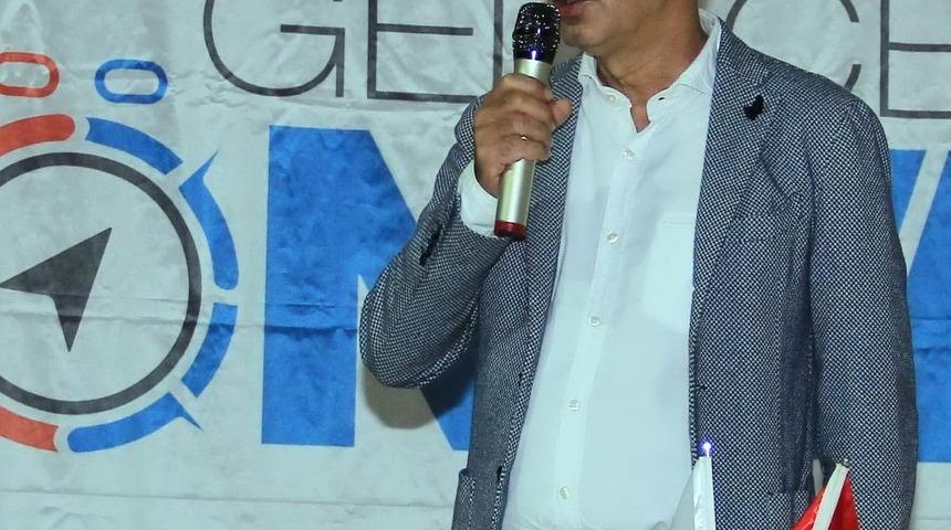 Dr. Bayrak: "&Ccedil;alışmanın karşılığını &ouml;m&uuml;r boyu alırsınız"