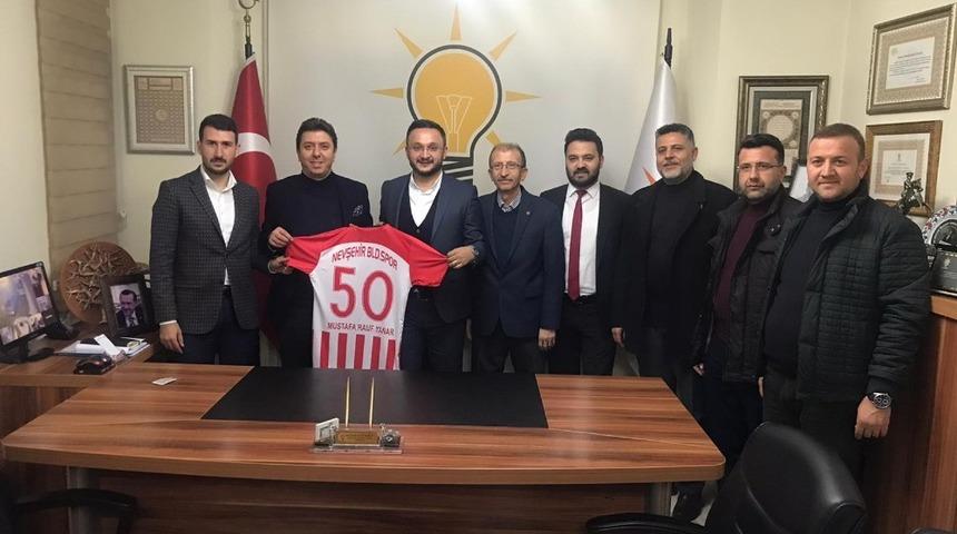 Nevşehir Belediyespor y&ouml;neticilerinden AK Parti İl Başkanı Yanar&rsquo;a ziyaret