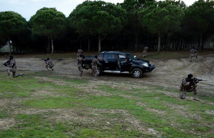 İstanbul'da özel harekatçıların nefes kesen tatbikatı!  G3