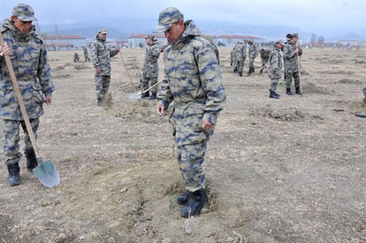 K&uuml;tahya Hava Er Eğitim Tugayında fidan dikim etkinliği