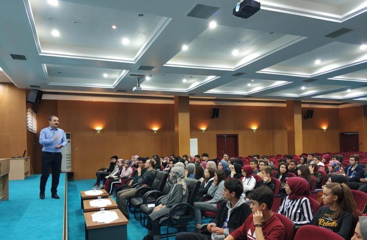 Etibor Genel M&uuml;d&uuml;r&uuml; Emetli &ouml;ğrencileri ziyaret etti