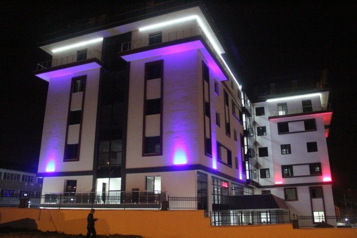 Yeni &ouml;ğretmenevi Hakkari&rsquo;ye renk kattı