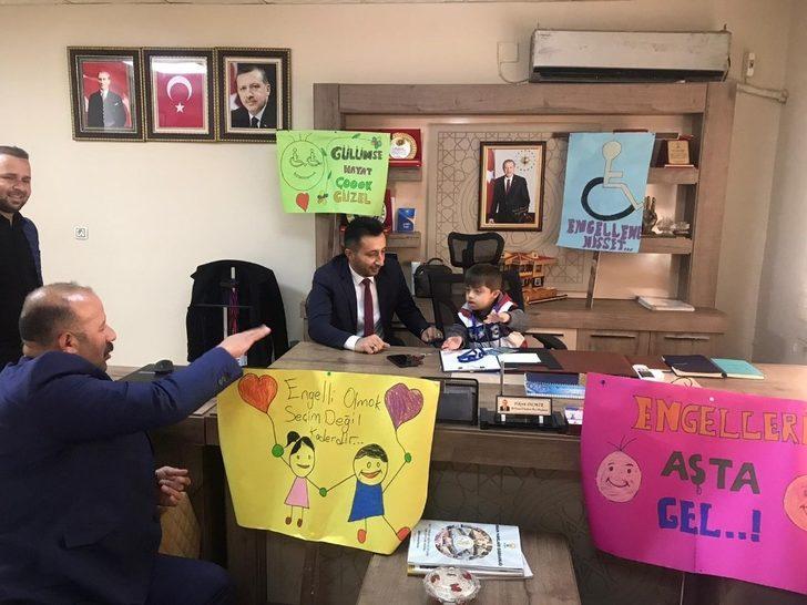 Engelliler gününde makam koltuğunu engelli bir çocuk devraldı G1