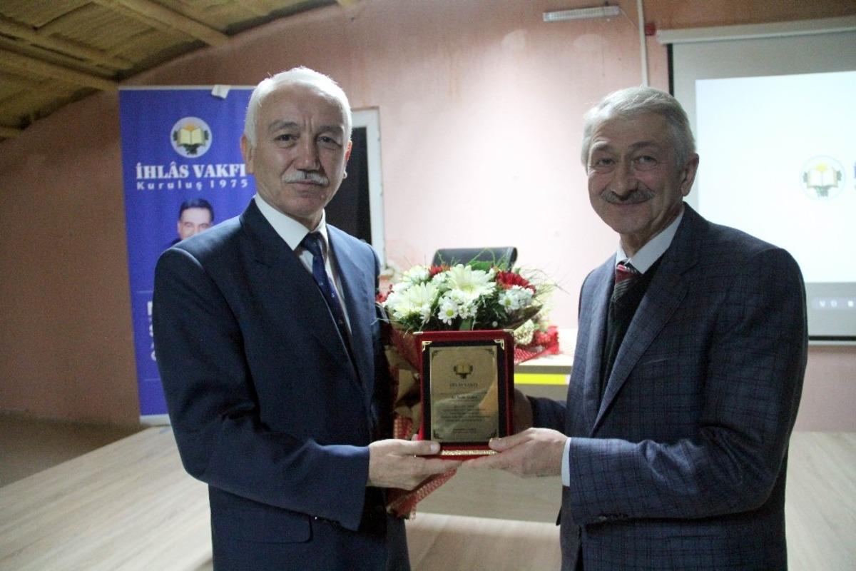 Salih &Ouml;zden: "K&uuml;tahya, T&uuml;rk-İslam medeniyetinin referans şehirlerinden"
