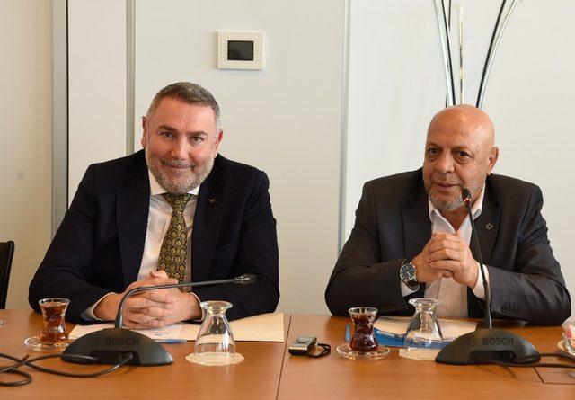 Arslan, Erciyes Anadolu Holding’te toplu iş sözleşmesi müzakerelerine katıldı