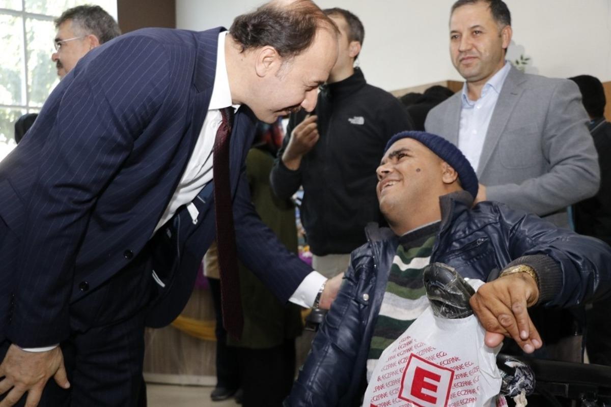 Vali Erin&rsquo;den engelliler g&uuml;n&uuml; mesajı