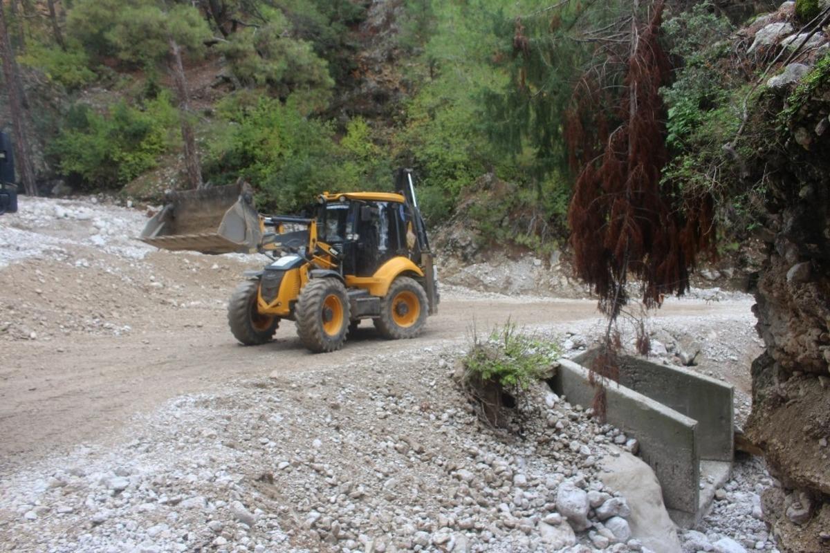 Kemer Beycik yoluna kış bakımı