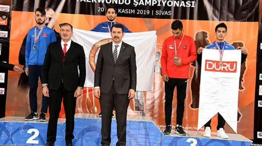 T&uuml;rkiye Taekwondo Şampiyonası&rsquo;ndan madalya ile d&ouml;nd&uuml;