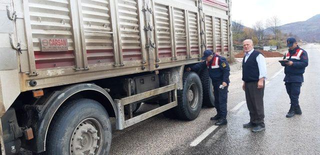 Tokat’ta 21 araca kış lastiği cezası