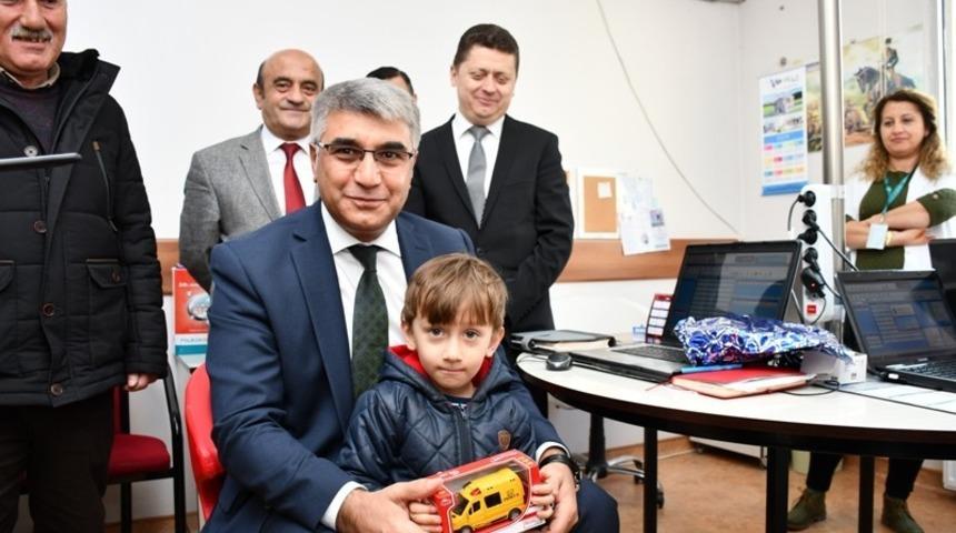 Vali G&uuml;rel sağlık kuruluşlarını inceledi