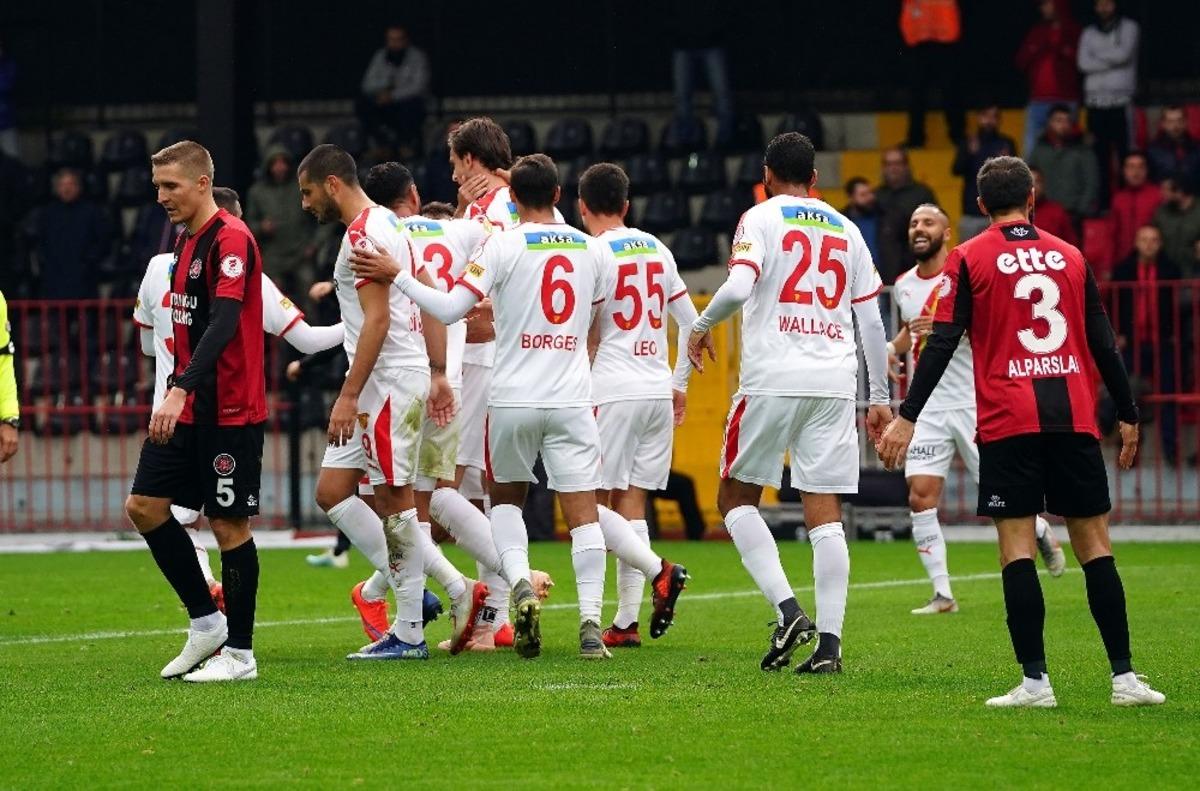 Ziraat T&uuml;rkiye Kupası: Fatih Karag&uuml;mr&uuml;k: 0 - G&ouml;ztepe: 1 (İlk yarı)