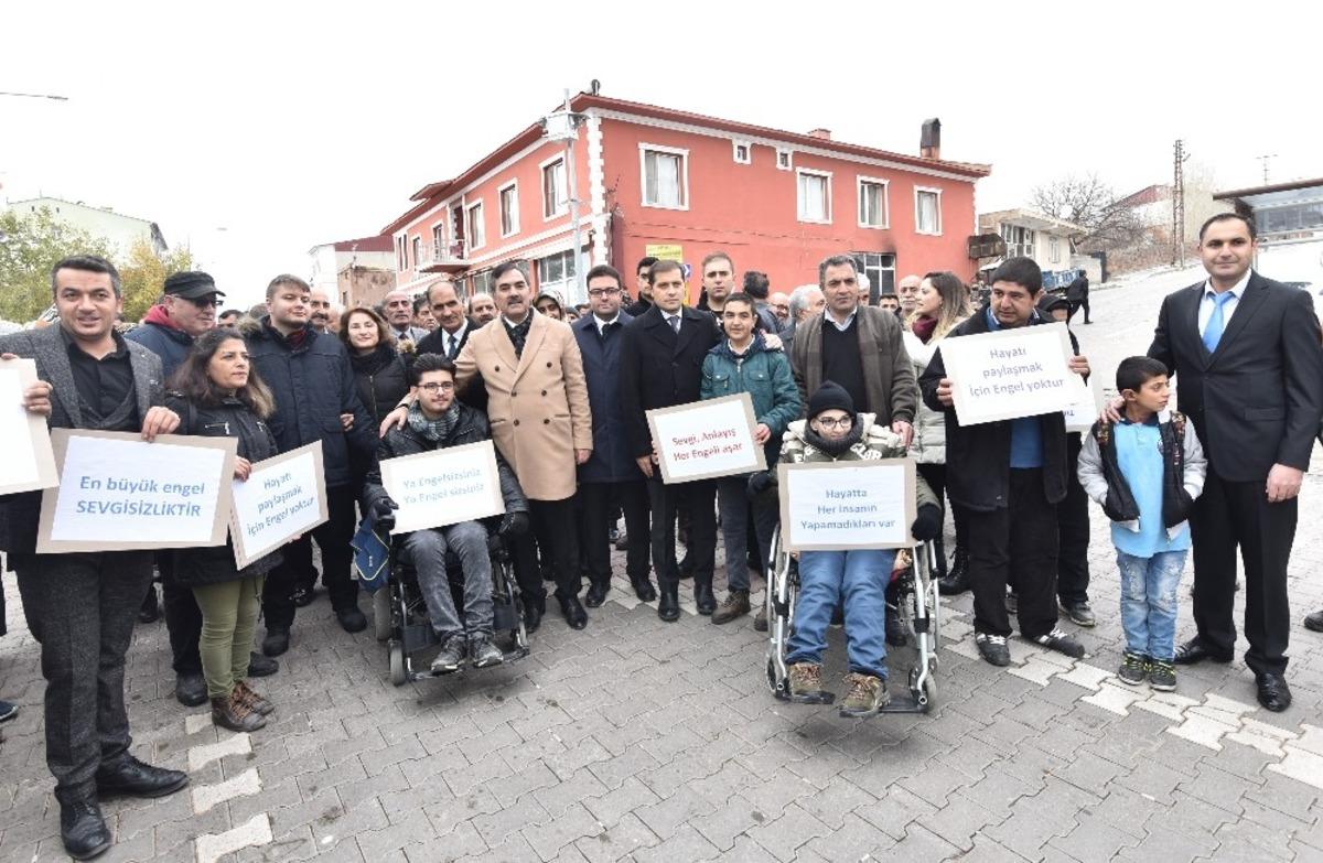 Ahlat&rsquo;ta engelliler i&ccedil;in farkındalık y&uuml;r&uuml;y&uuml;ş&uuml;