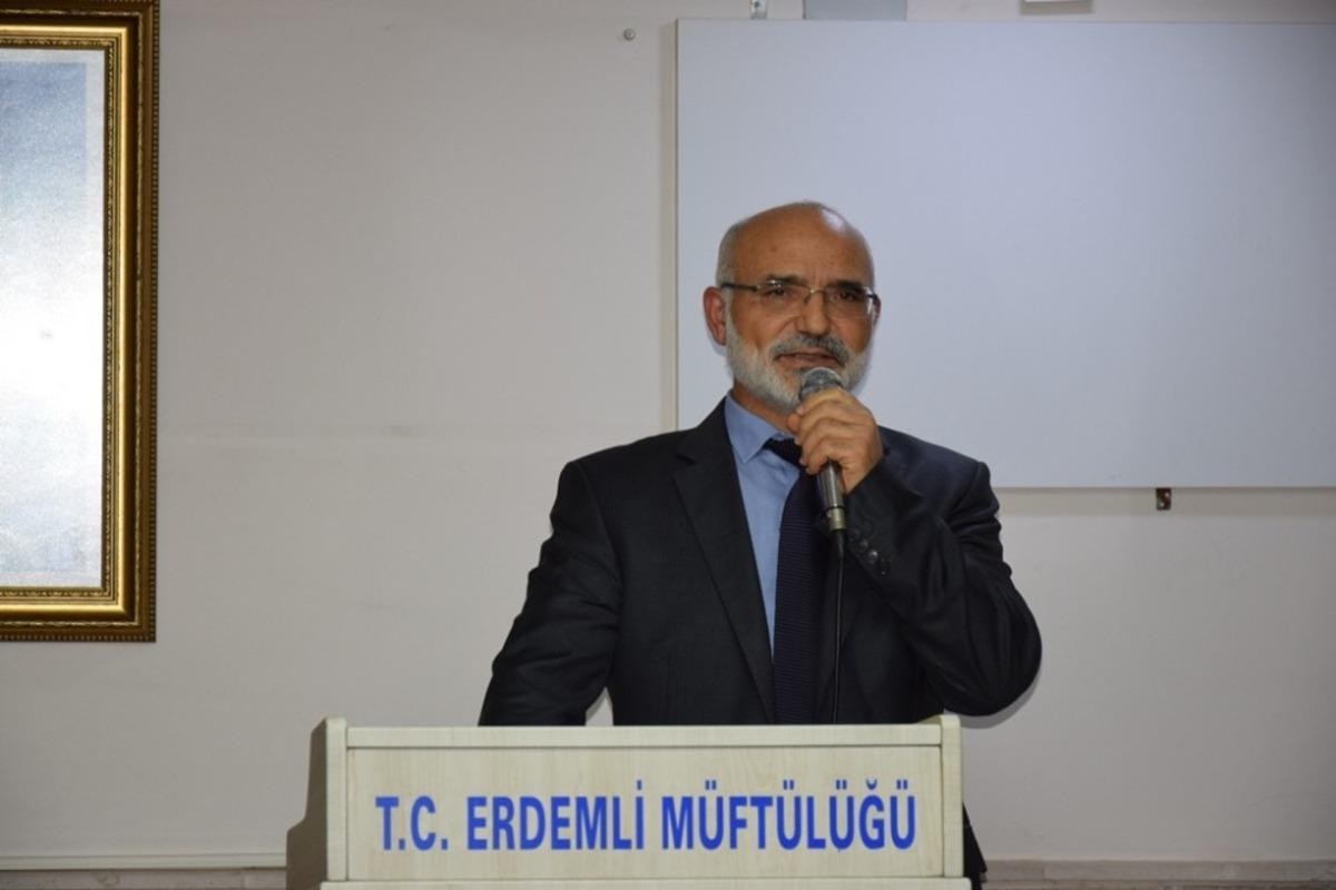 M&uuml;ft&uuml; Erenay: "İslam dini, gen&ccedil;lerle y&uuml;kselmiştir"