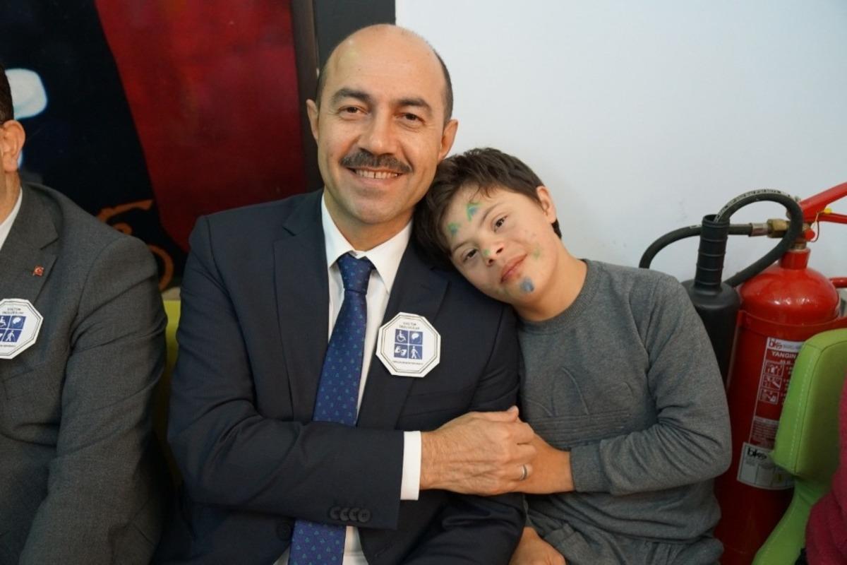 Başkan Kılı&ccedil; g&ouml;n&uuml;llere dokundu