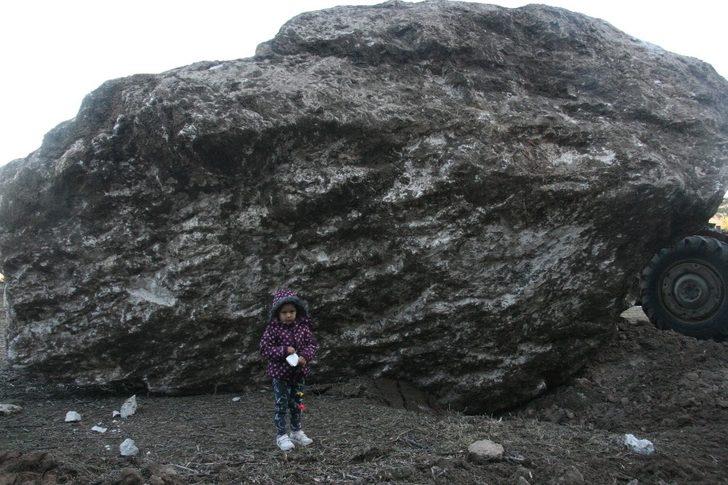 Denizli'de devasa kaya mahallenin üzerine yuvarlandı G1