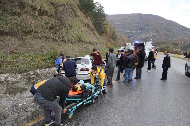 Kastamonu'da tırla otomobil çarpıştı: 3 ölü, 2 yaralı G4