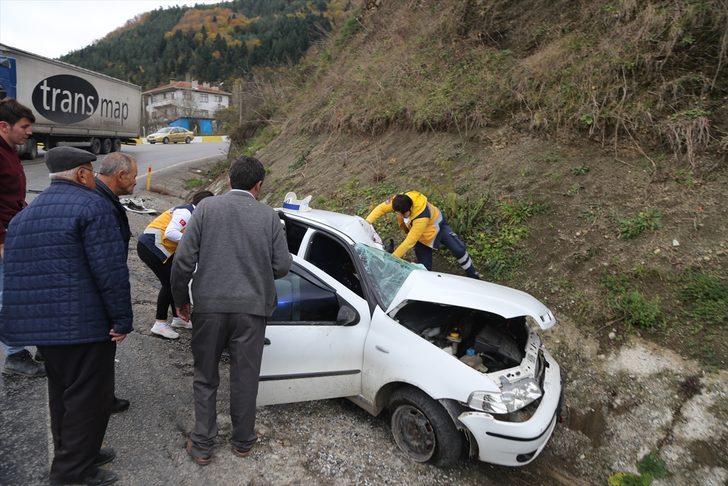 Kastamonu'da tırla otomobil çarpıştı: 3 ölü, 2 yaralı G5