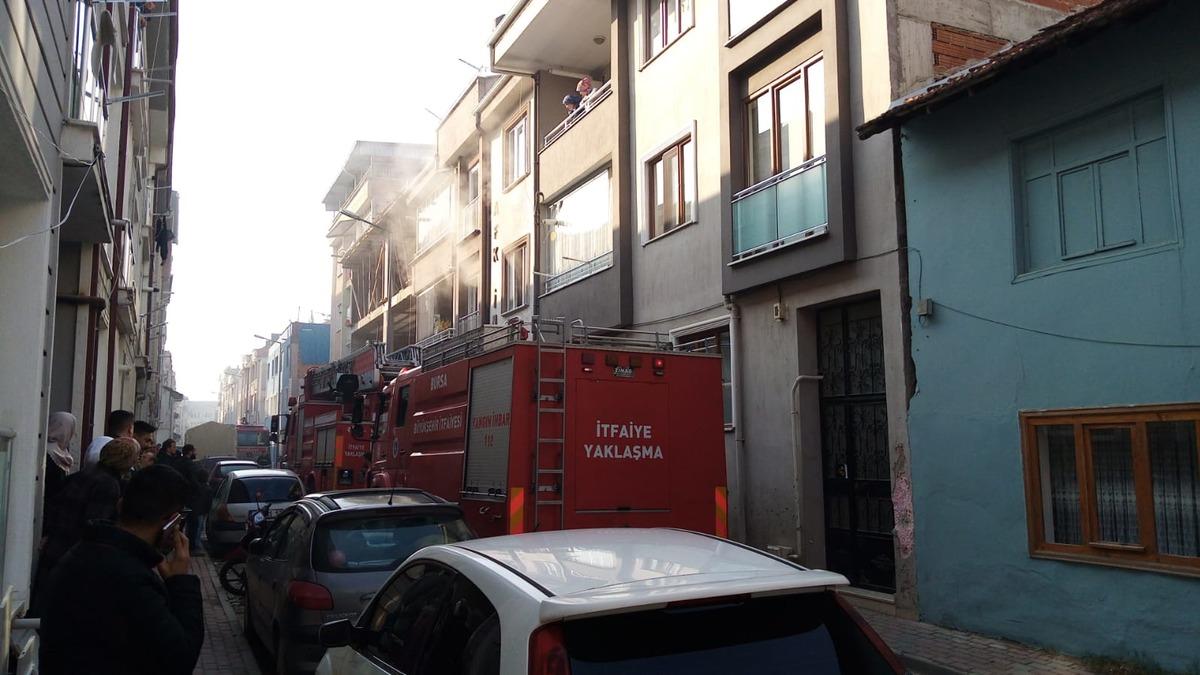 'Şeytanı yakıyorum' diyerek evini yaktı