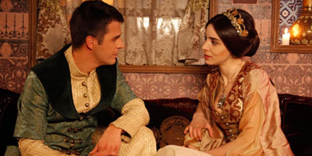 Şehzade Mustafa H&uuml;rrem'i uyarıyor