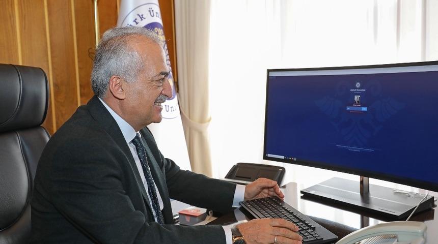 Atat&uuml;rk &Uuml;niversitesi bilgi sistemleri tek &ccedil;atı altında toplanıyor