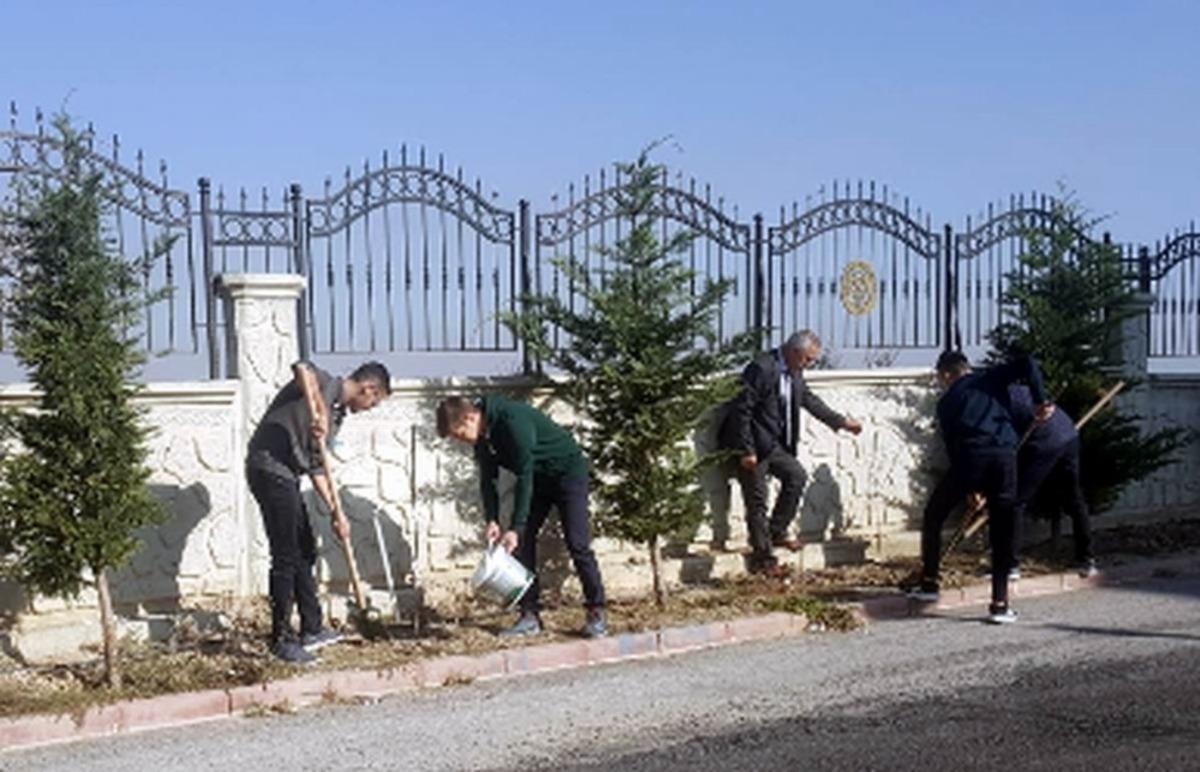 Konya&rsquo;da fen lisesinden her mezun &ouml;ğrenciye bir fidan