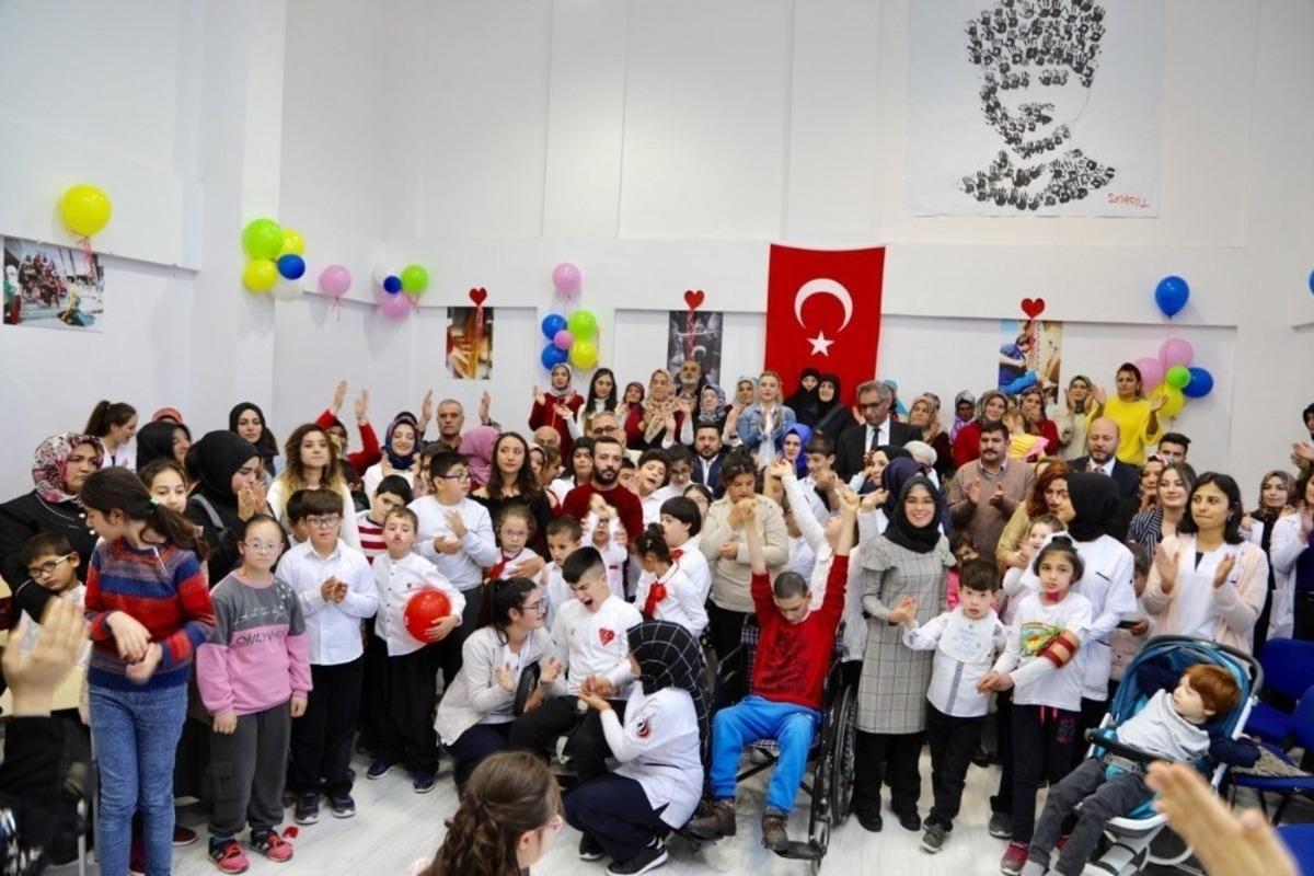 &Ouml;zel İnsanlardan Başkan Arı&rsquo;ya sevgi seli