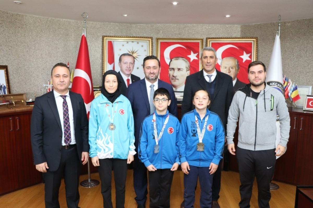 Başkan Yanmaz&rsquo;dan Derece&rsquo;ye Giren Sporculara &Ccedil;eyrek Altın