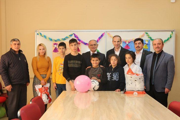 Başkan Öztürk Engelli Öğrencilerle Buluştu G3