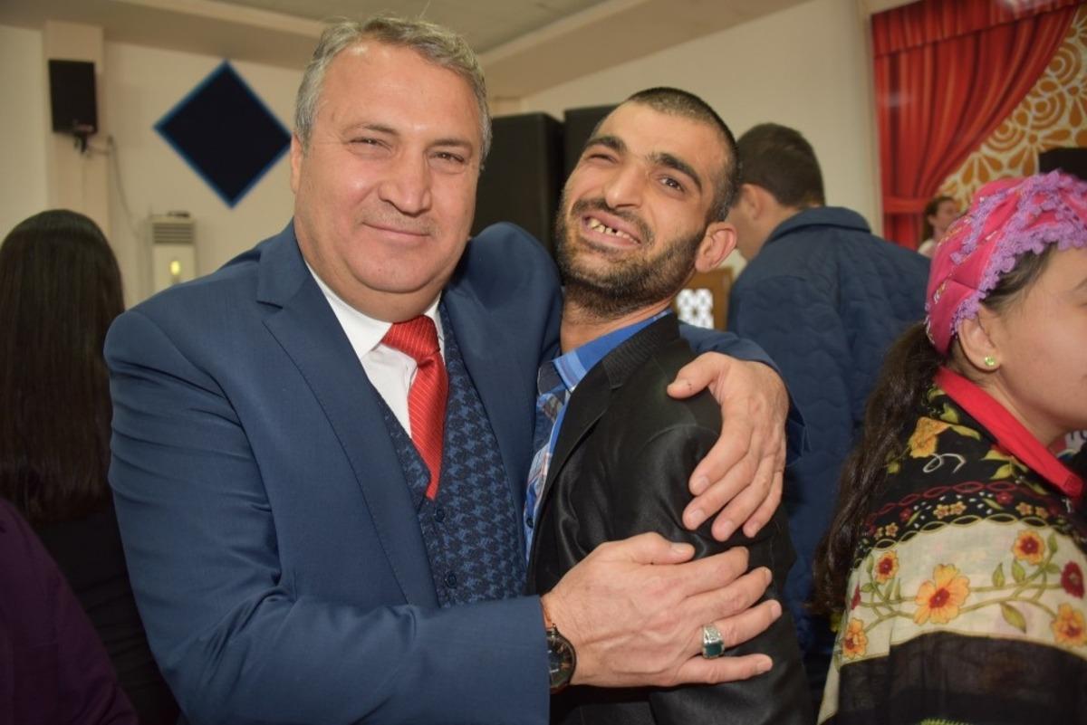 Başkan &Ccedil;er&ccedil;i engelli &ouml;ğrencilerle buluştu