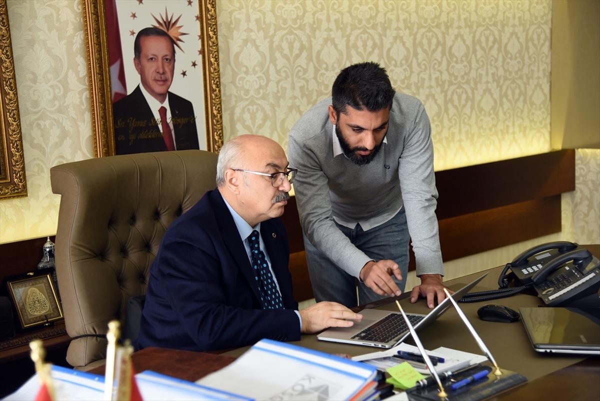 Konya İl Emniyet M&uuml;d&uuml;r&uuml; Mustafa Aydın, AA'nın "Yılın Fotoğrafları" oylamasına katıldı