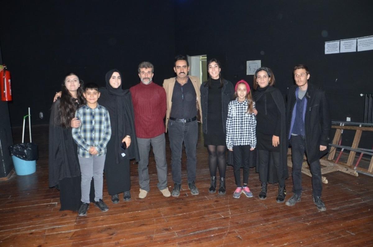 Malatya&rsquo;da "Kadın i&ccedil;in" oyununa ilgi