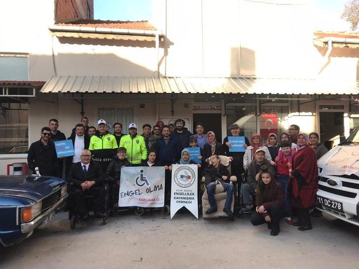 Bozüyük’te ’Engel olma, farkında ol’ klasik araç turu G1