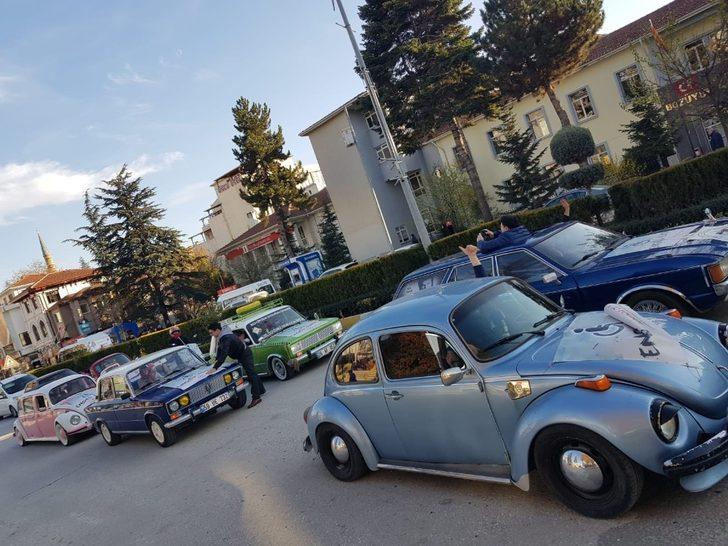 Bozüyük’te ’Engel olma, farkında ol’ klasik araç turu G3