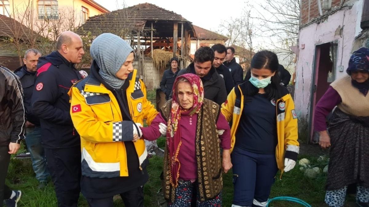 Yangına m&uuml;dahale etmek istedi dumandan etkilendi